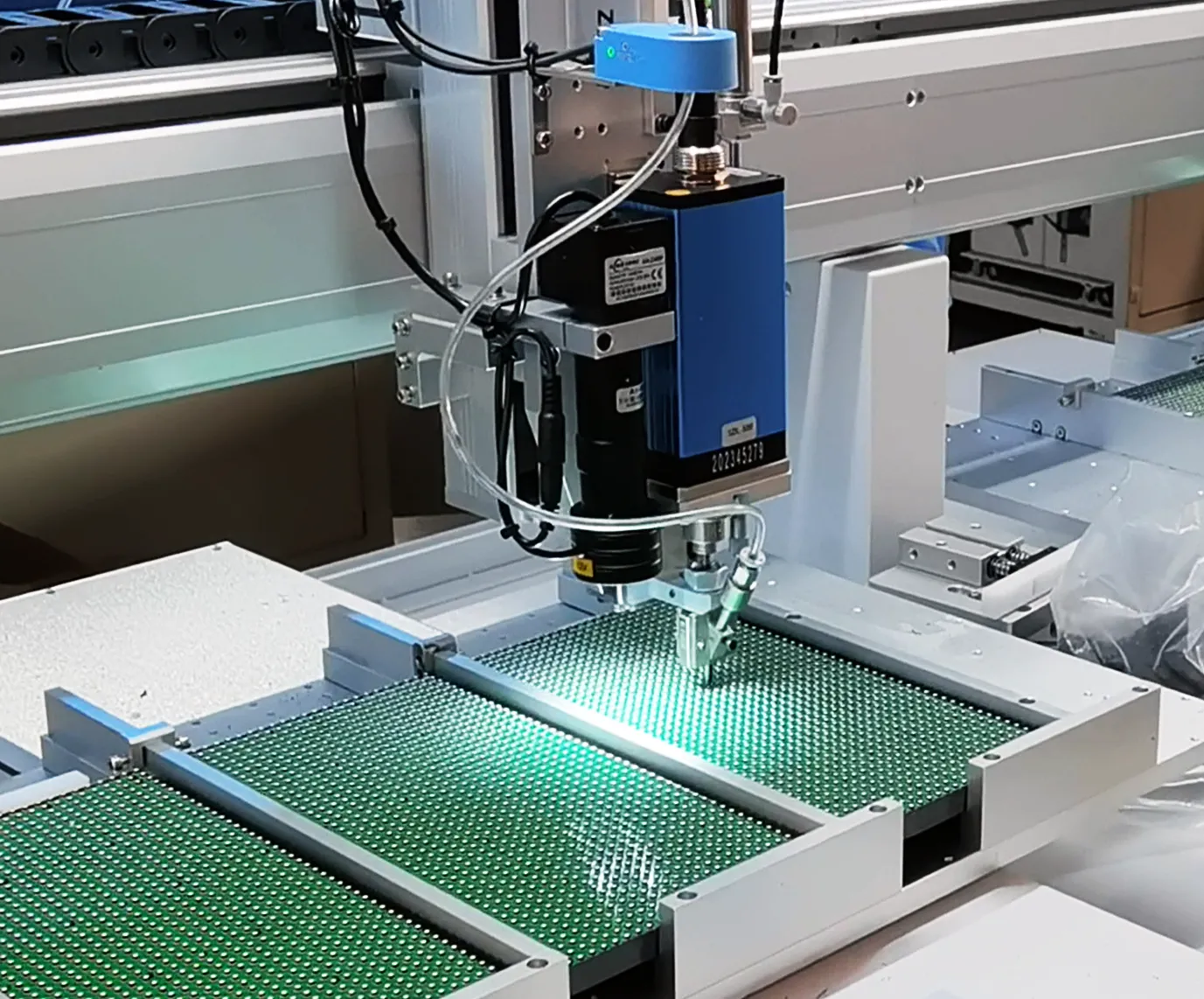 2P-LXS500 workhead unit for LED module screw fastening
