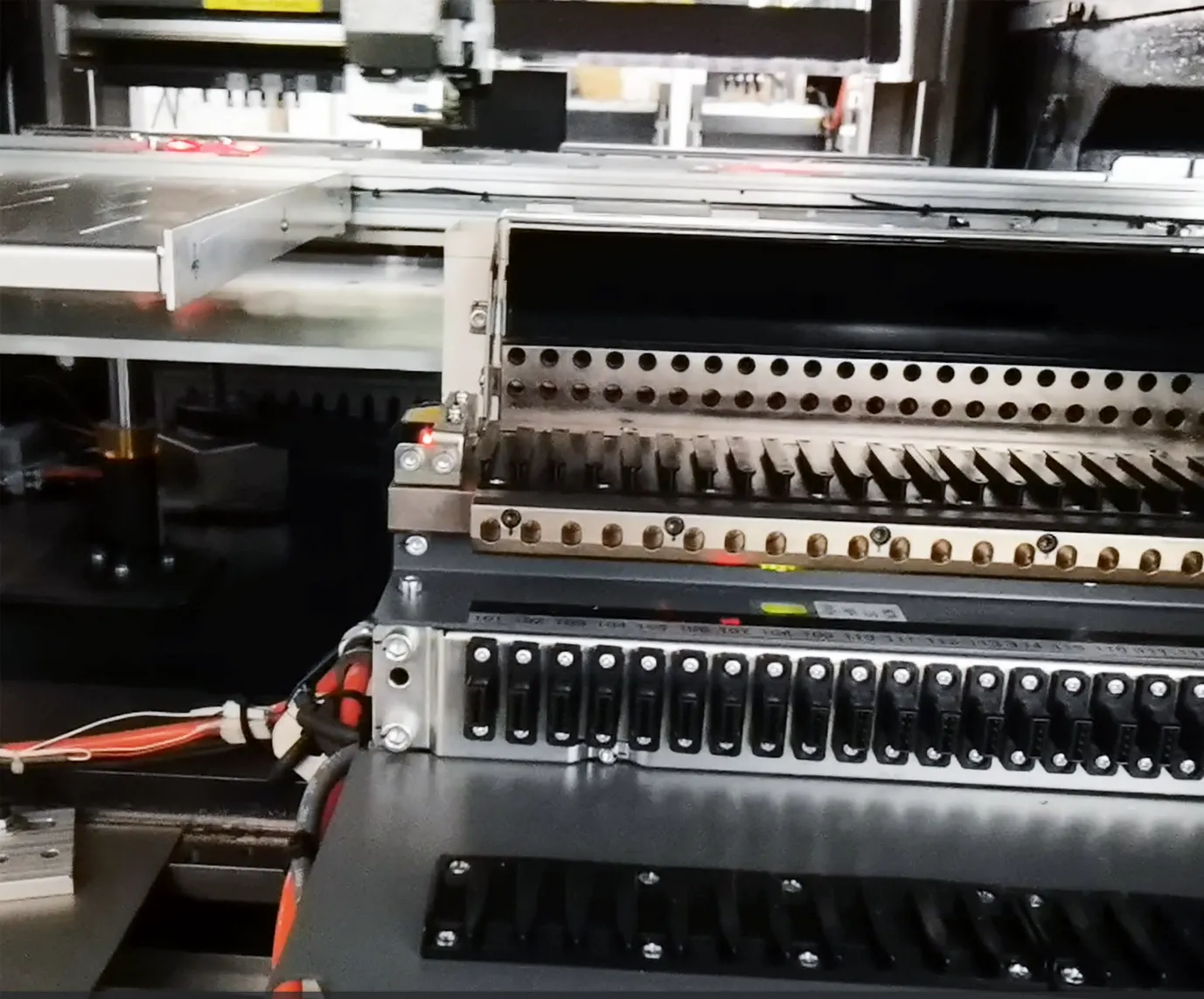 Feeder platform configuration on a Yamaha modular mounter with electric tape feeders