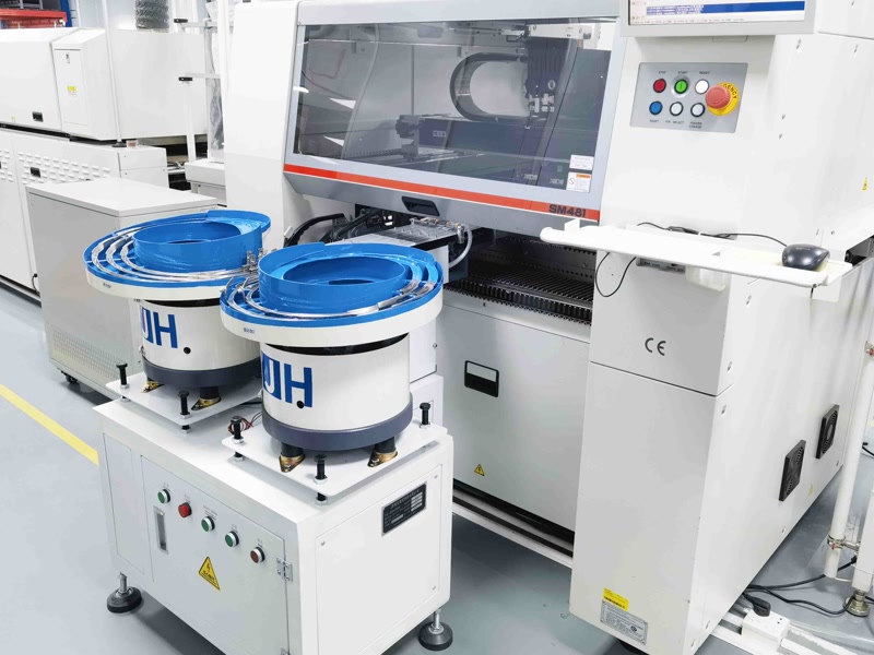 Hanwha SM481 Lens Feeder Case Study: Dongguan