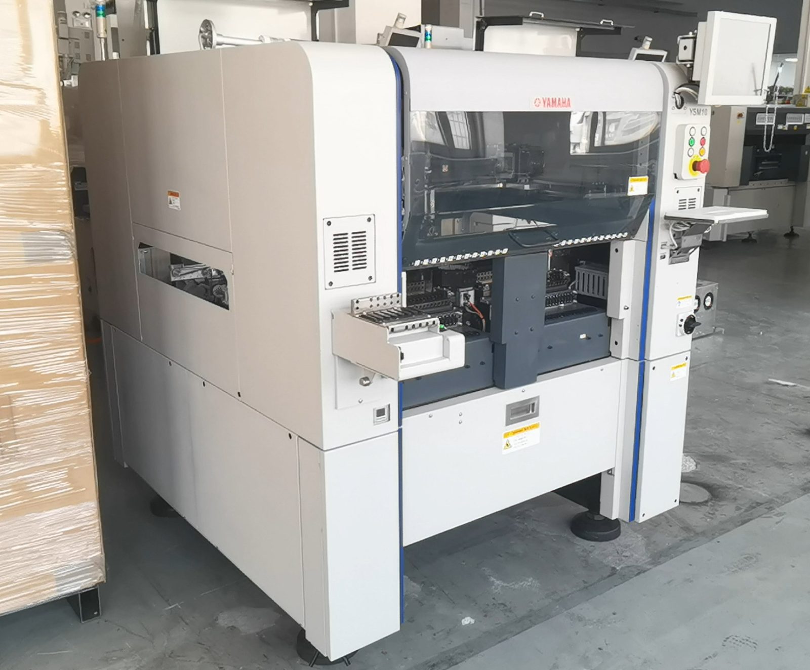 Yamaha YSM10 pick and place machine with 72-feeder mounting platform